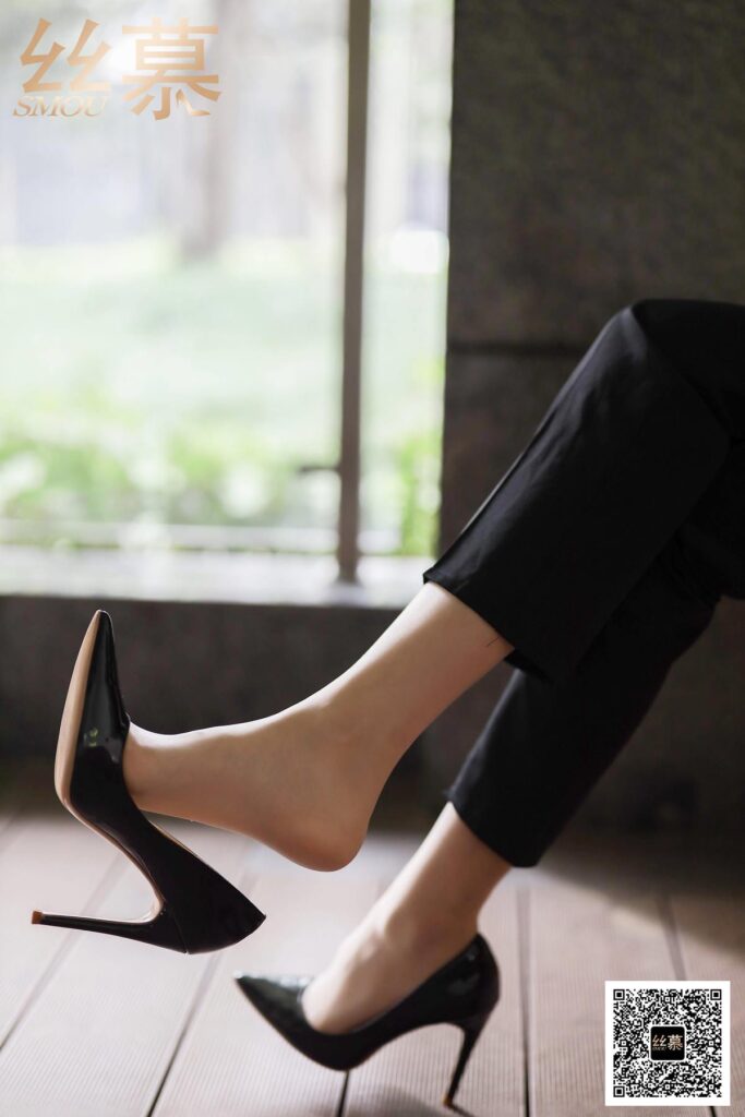 [丝慕GIRL]特写集 TX083 颖儿《OL裤里丝》[88P/1V/190MB]插图1