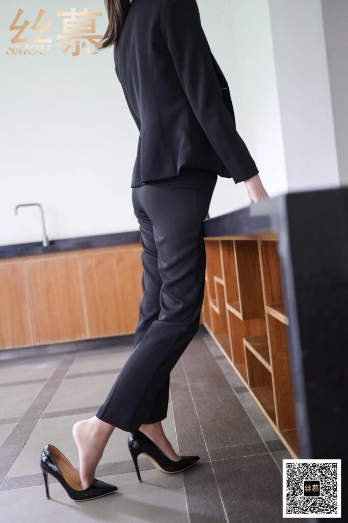 [丝慕GIRL]特写集 TX083 颖儿《OL裤里丝》[88P/1V/190MB]插图3