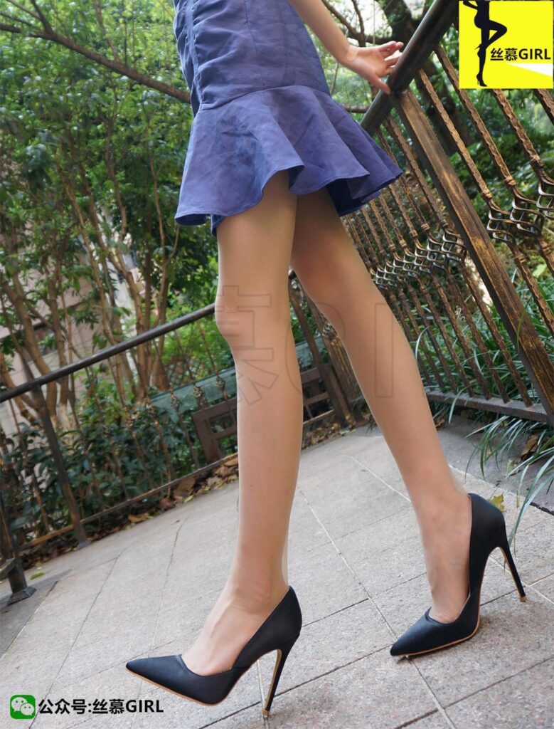 丝慕写真 第001期 模特：秋秋《夏天尾巴上的肉丝》[98P/63.3MB]插图1