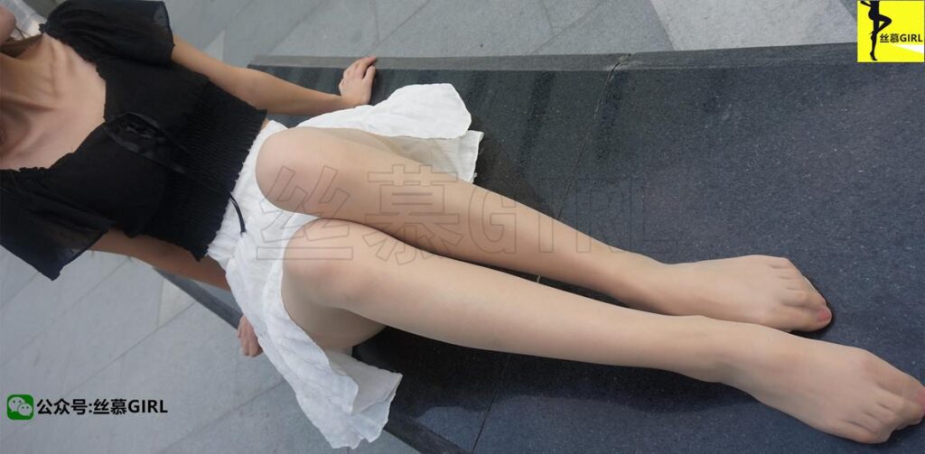 丝慕写真 第002期 模特：秋秋《少女丝心》[73P/26.8MB]插图1