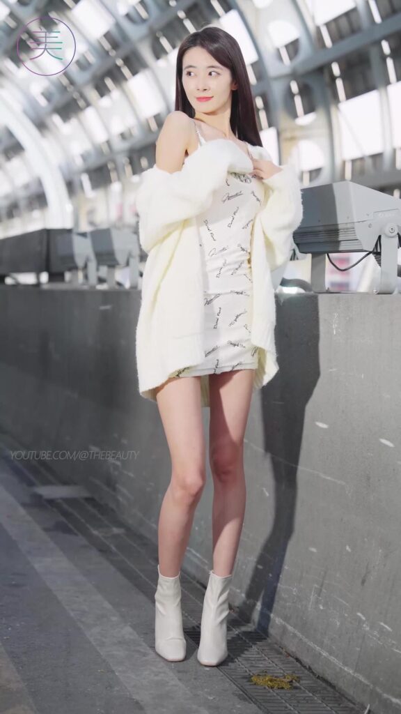 NO.0460 2023 广州车展 Racing Model 车模抖音网红随拍08[1V/294MB]插图2