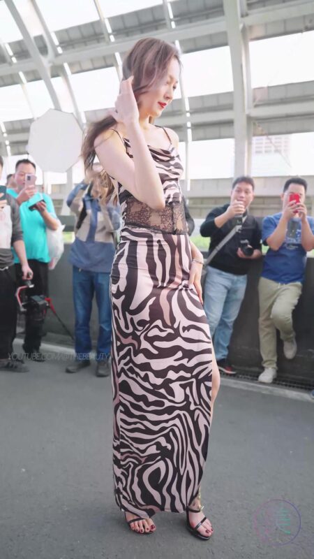 NO.0465 2023 广州车展 Racing Model 车模抖音网红随拍13[1V/338MB]-无料摄影圈