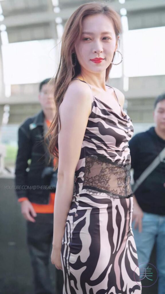 NO.0465 2023 广州车展 Racing Model 车模抖音网红随拍13[1V/338MB]插图3