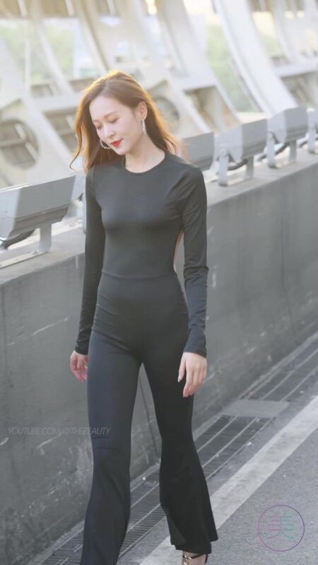 NO.0468 2023 广州车展 Racing Model 车模抖音网红随拍16[1V/330MB]-无料摄影圈