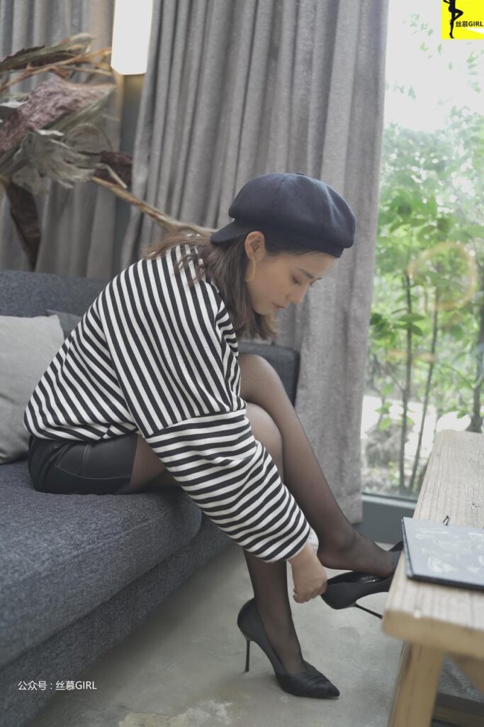 丝慕写真 第025期 模特：四月《谁是谁的腿》[57P/71.4MB]插图2