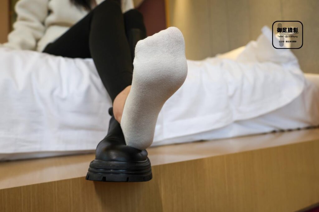 御足摄影 NO.022 – 长靴白袜裸足[95P/1V/2.89GB]插图3