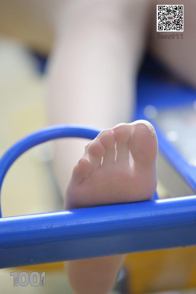 [IESS异思趣向] 一千零一夜 020 腿腿《半日闲，逛公园2》[80P/82MB]插图3