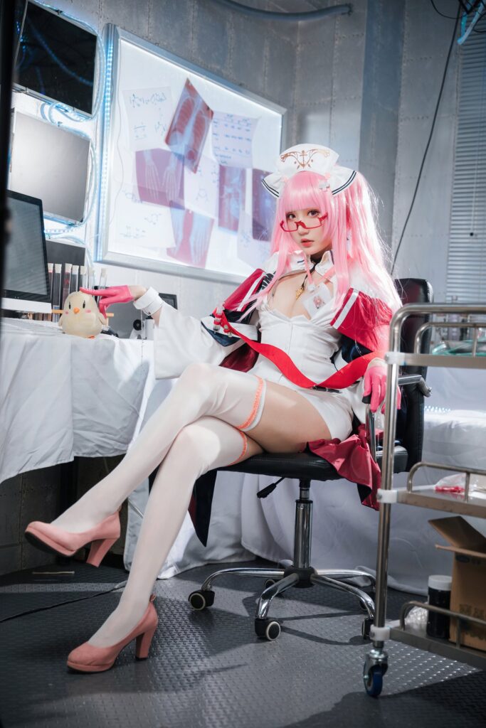 Coser瓜希酱福利 – 英仙座护士 [20P/109MB]插图1