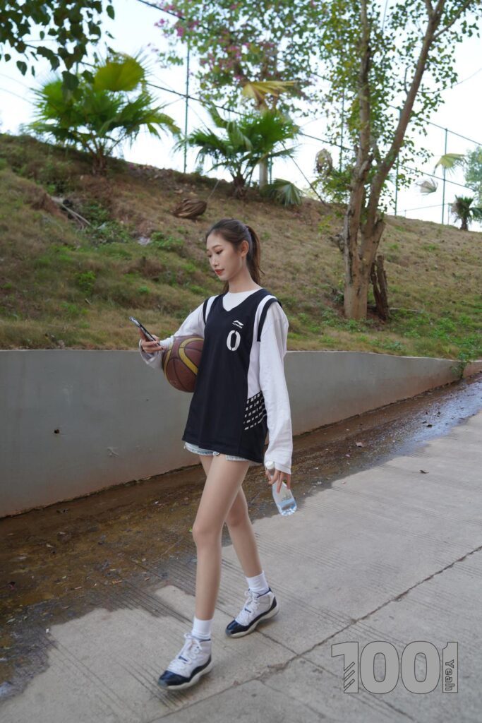 [IESS异思趣向] 一千零一夜 105 草莓《陪女朋友打篮球1》 [98P/247MB]插图3