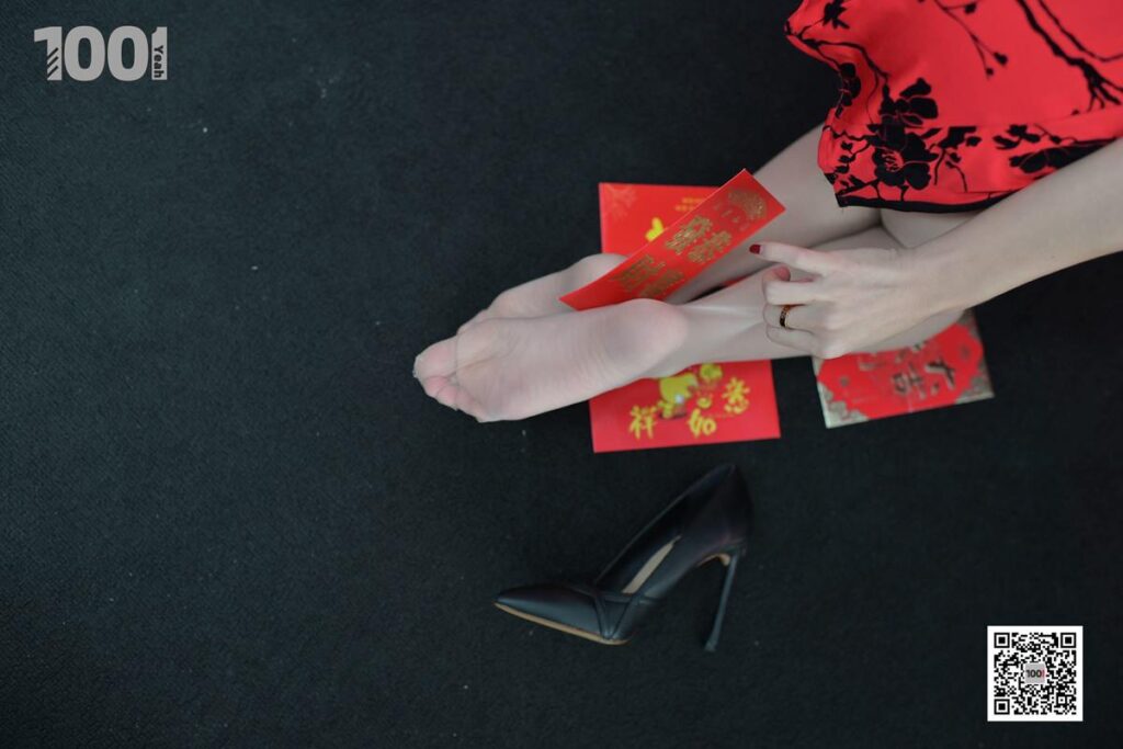 [IESS异思趣向] 一千零一夜 117 真真《正月初一，恭喜发财 红包拿来》 [89P/74.2MB]插图1