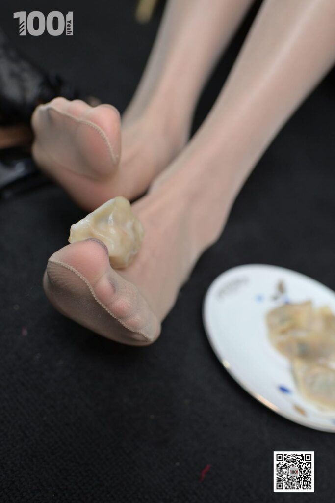 [IESS异思趣向] 一千零一夜 118 Lucy《浓缩胶囊之新年特辑 吃饺子》 [99P/86MB]插图3