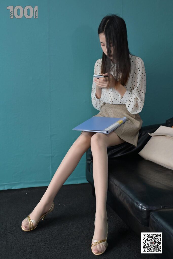 [IESS异思趣向] 一千零一夜 150 西瓜《职场小白面试记2》[83P/77MB]插图1