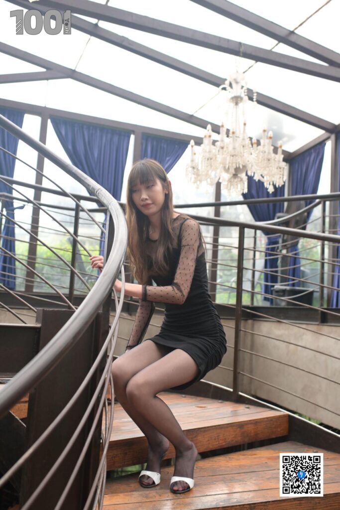 [IESS异思趣向] 一千零一夜 185 草莓《楼梯的拐角处2》[70P/105MB]插图3