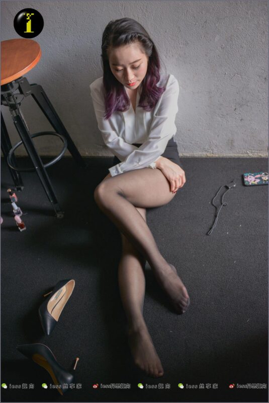 [IESS异思趣向] 普惠集 008-范美美穿袜子的美腿 [90P/154MB]-无料摄影圈