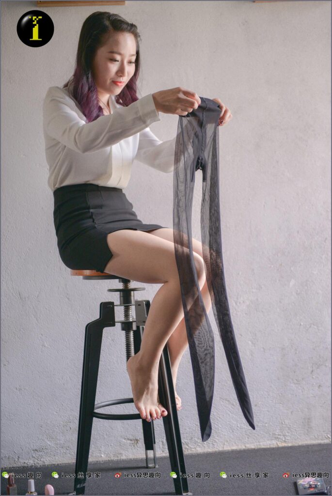 [IESS异思趣向] 普惠集 008-范美美穿袜子的美腿 [90P/154MB]插图1