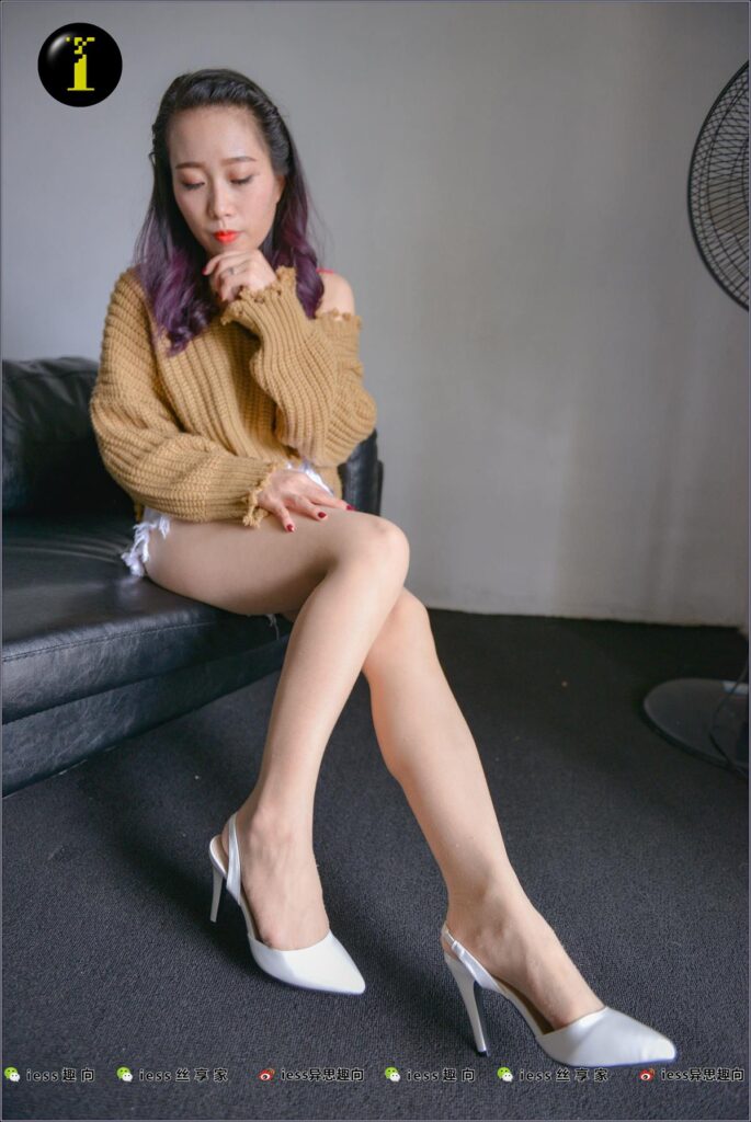 [IESS异思趣向] 普惠集 009-范美美 把穿得起球的袜子换了 [90P/157MB]-无料摄影圈