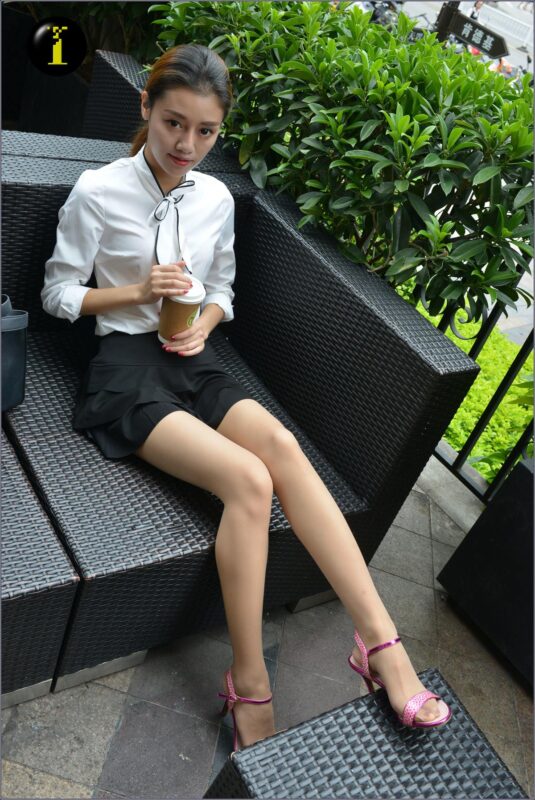 [IESS异思趣向] 普惠集 031 晶晶 – 大姐的品味 [91P/153MB]-无料摄影圈