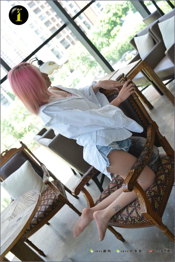 [IESS异思趣向] 普惠集 038-潇潇 蓝色的小平跟鞋 [67P/88.3MB]插图3