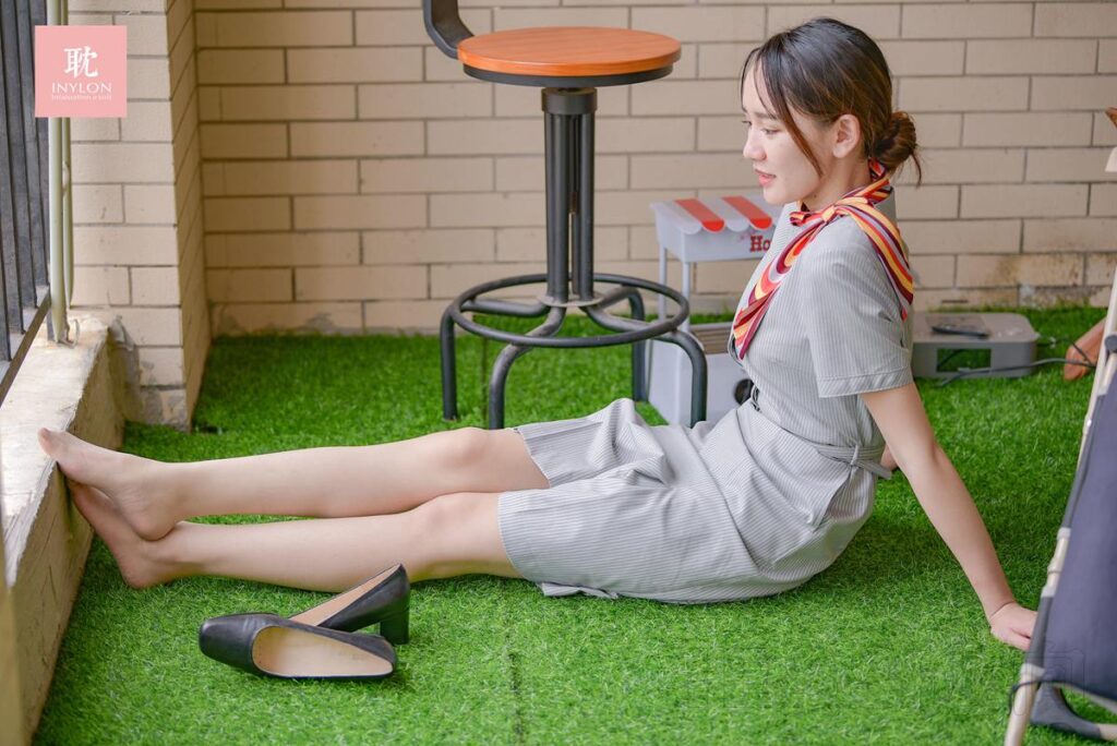 [IESS异思趣向] 普惠集 069 清平-清平的空姐装扮 [79P/140MB]插图3