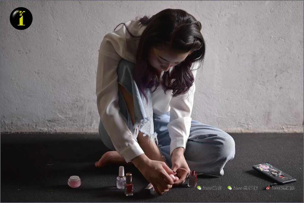 [IESS异思趣向] 普惠集 073 范美美-涂趾甲油 [88P/132MB]插图2