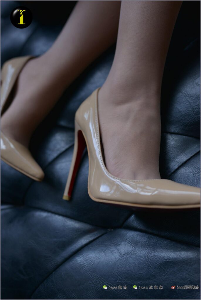 [IESS异思趣向] 普惠集 084-裸色高跟 [87P/125MB]插图3