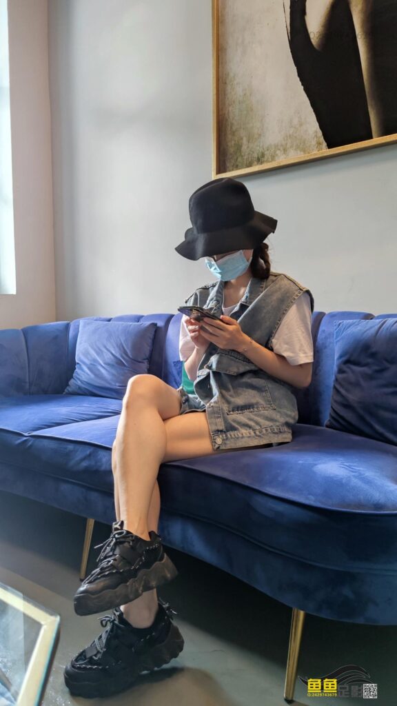 鱼鱼足影 第031期 YiYi的棉船袜脚裸足 [201P/1V/1.42G]插图3