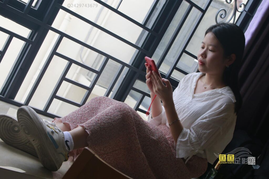 鱼鱼足影 第036期 静静白棉袜篮棉袜脚 [177P/1V/732M]插图3