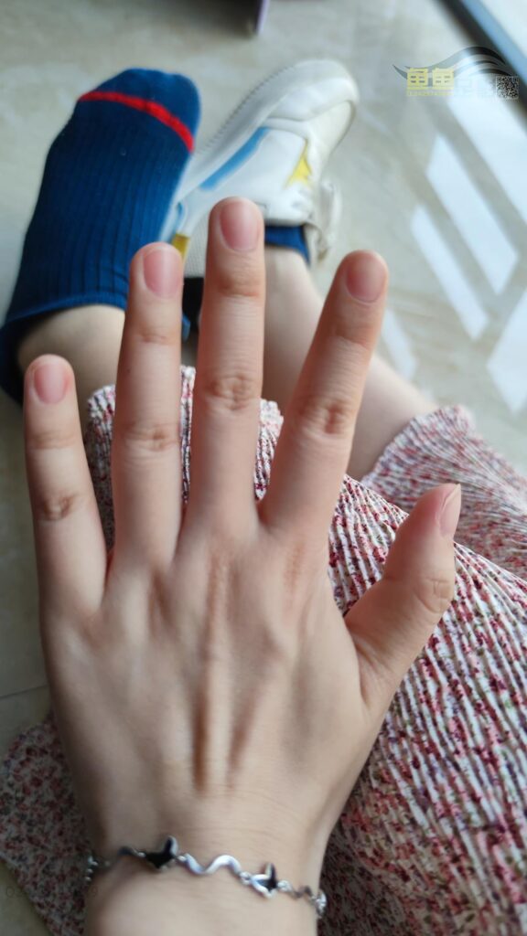 鱼鱼足影 第036期 静静白棉袜篮棉袜脚 [177P/1V/732M]插图5