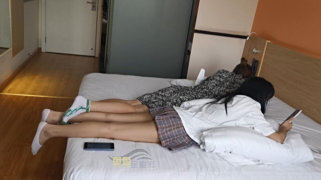 鱼鱼足影 050 优优韵韵双足 棉袜船袜裸足 [135P/1V/948MB]插图1