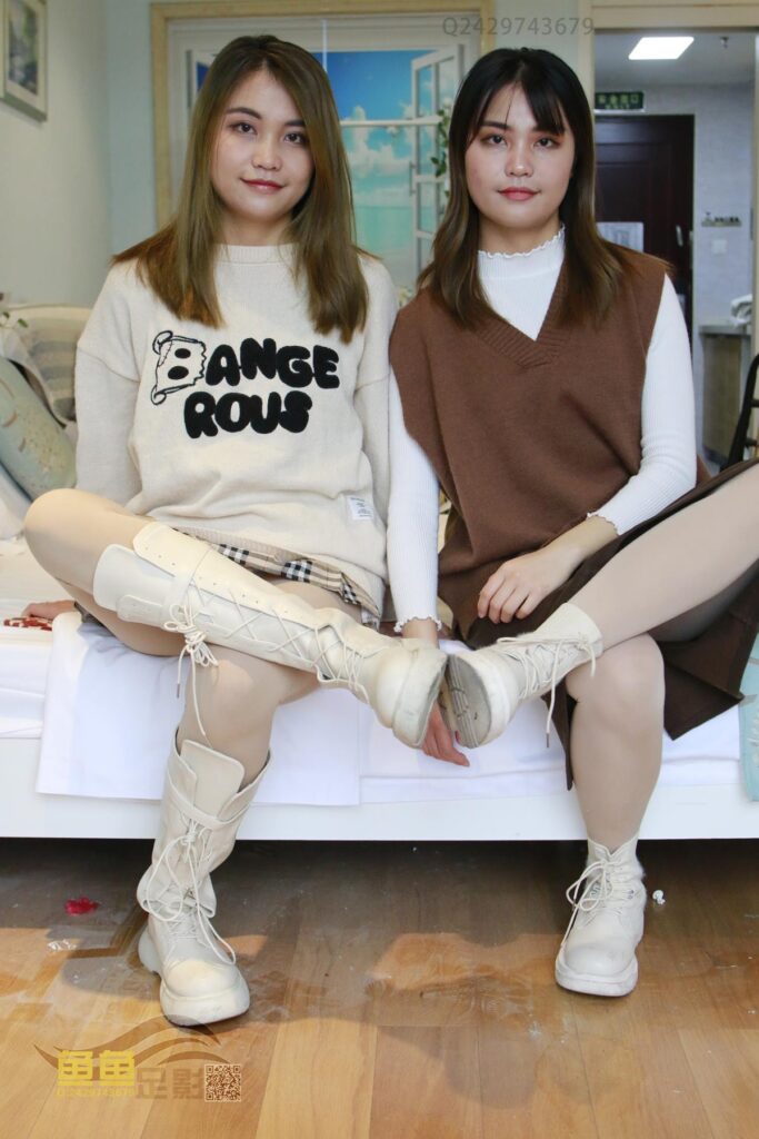 鱼鱼足影 第096期 双胞胎姐妹长短靴肉厚丝脚裸足 [65P/1V/247M]插图