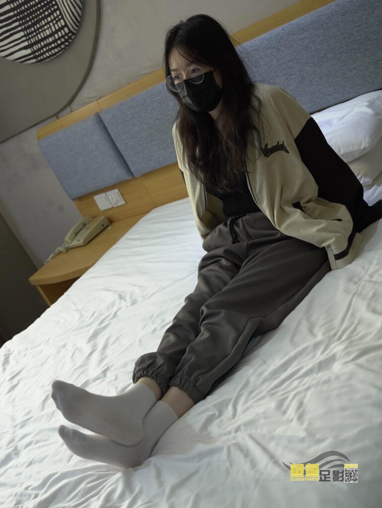 鱼鱼足影 103 茵茵老师白棉袜脚 [147P/1V/1.15G]插图