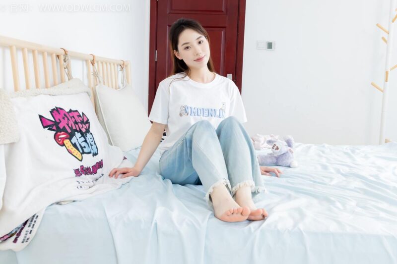 物恋传媒 NO.2390 荔枝-帆布鞋、短白棉袜、裸足[150P/1V/3.66GB]-无料摄影圈