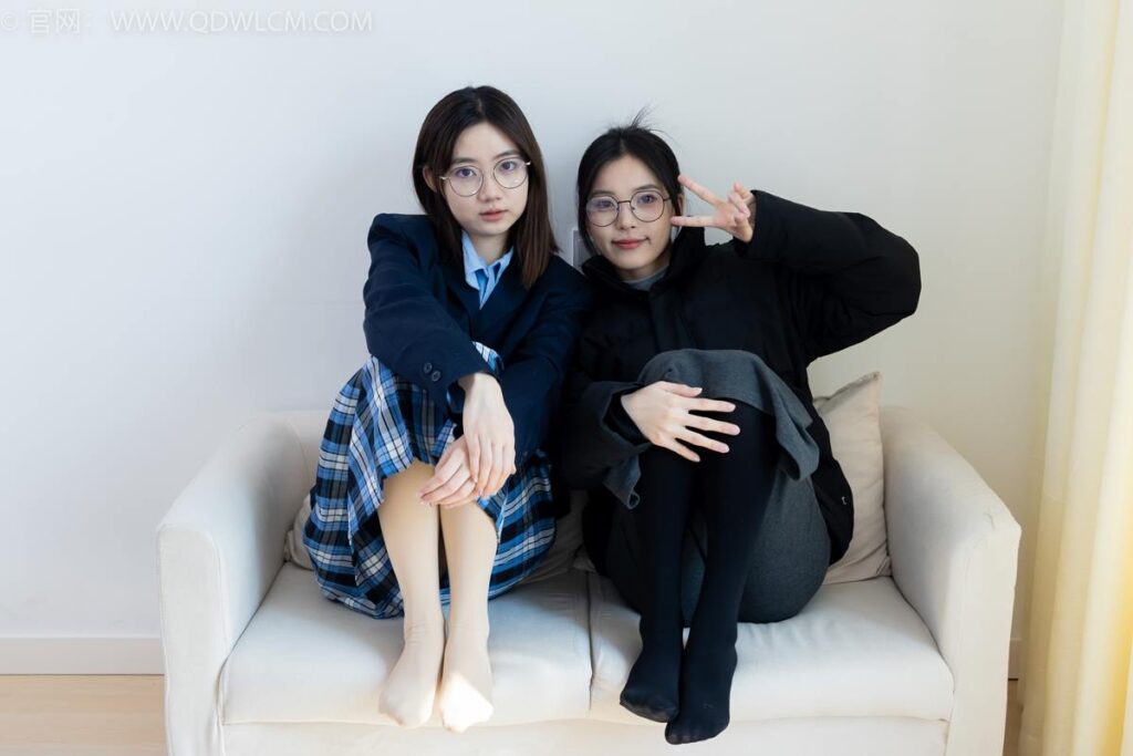 物恋传媒 NO.2391 茯苓欢欢-短靴、皮鞋、厚黑丝、厚肉丝[200P/1V/5.58GB]插图4