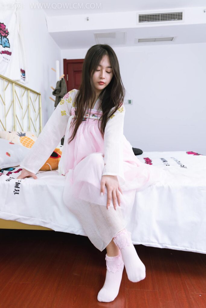 物恋传媒 NO.2397 美兔-汉服、布鞋、粉色棉袜[150P/1V/3.88GB]插图5