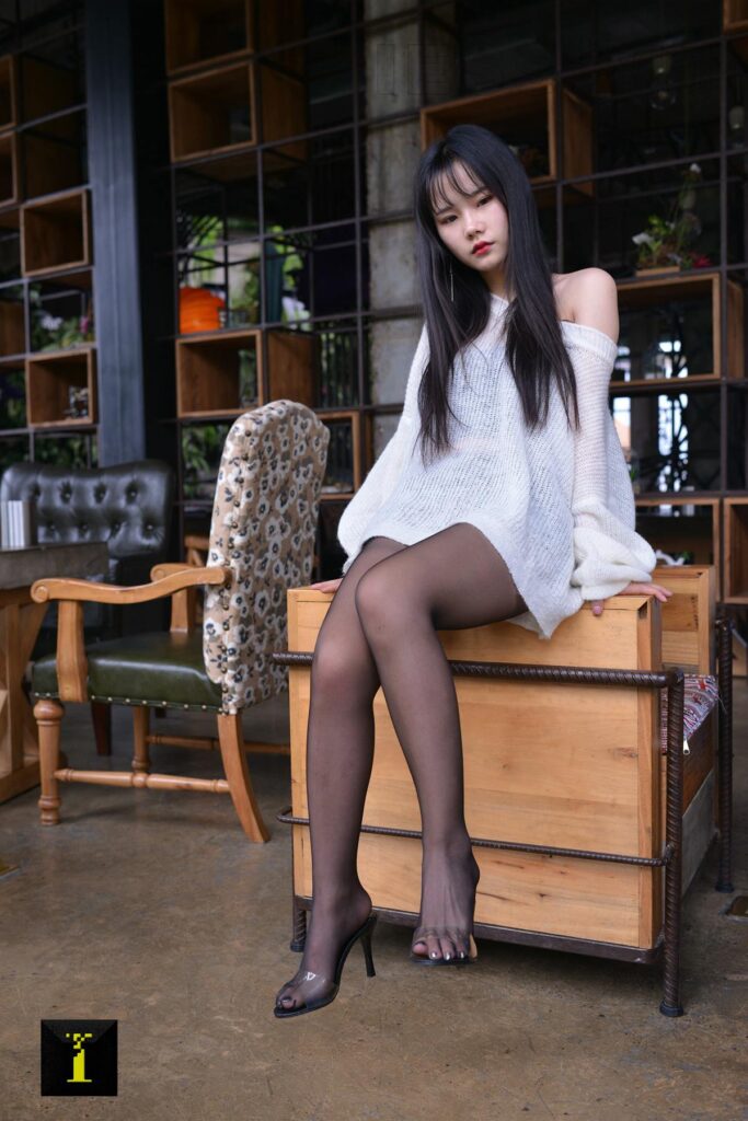 [IESS异思趣向] 普惠集 114 – 琪琪的黑丝 [79P/117MB]插图2