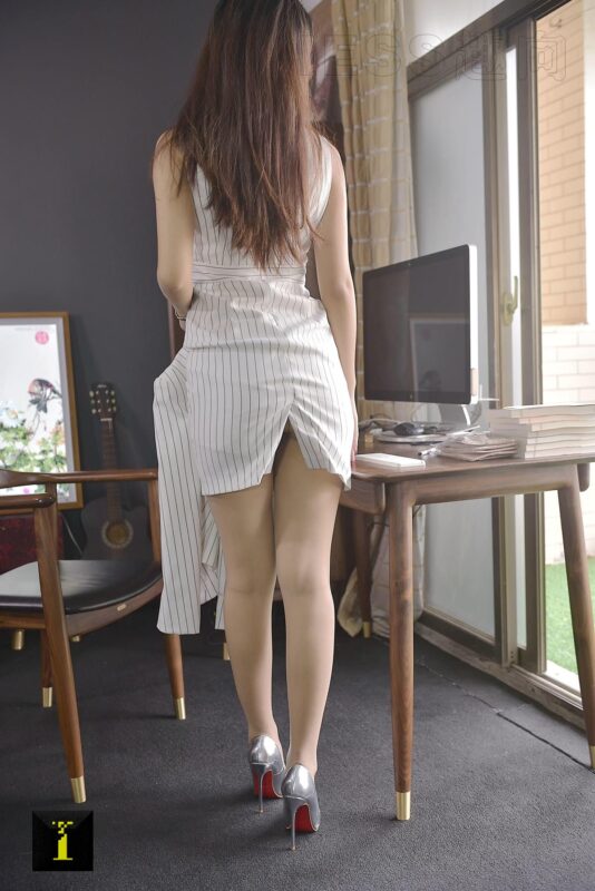 [IESS异思趣向] 普惠集 124 – 别人家的模特 – 霸气姐 II [73P/103MB]-无料摄影圈