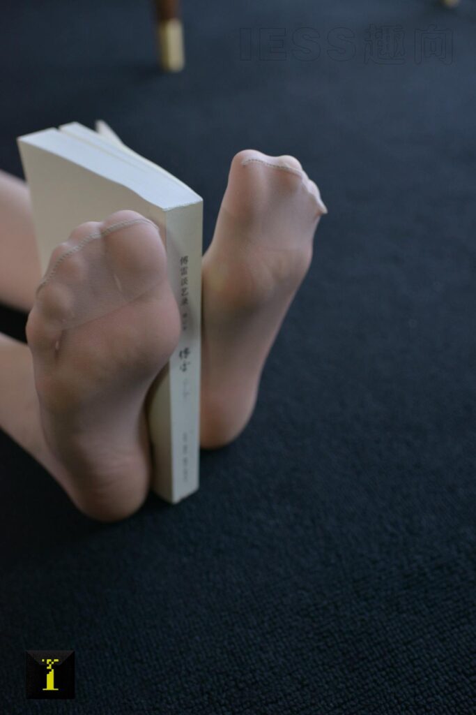 [IESS异思趣向] 普惠集 137 – 小捷的肉丝 [63P/83.7MB]插图1