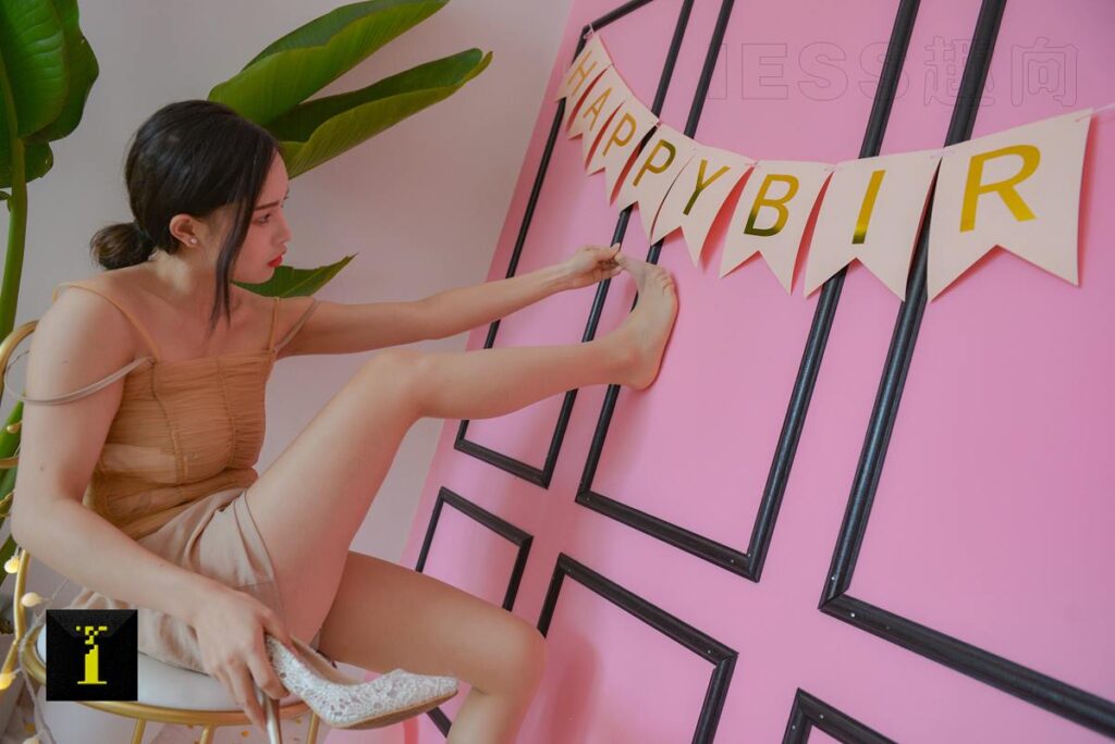 [IESS异思趣向] 普惠集 142-小羽的肉丝2 [90P/101MB]插图3