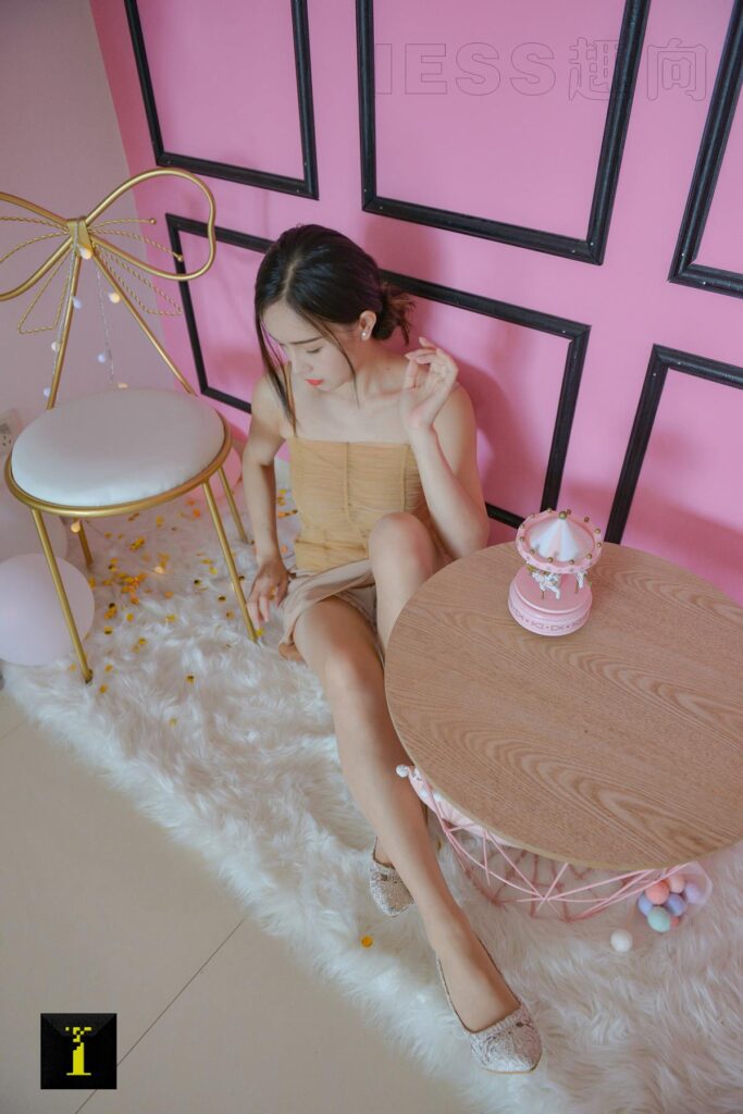 [IESS异思趣向] 普惠集 142-小羽的肉丝2 [90P/101MB]插图2