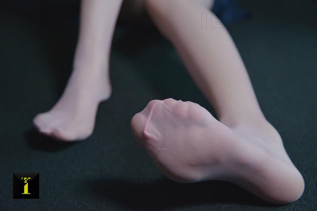 [IESS异思趣向] 普惠集 157 若琪 – 粉色的薄丝 [82P/111MB]插图1