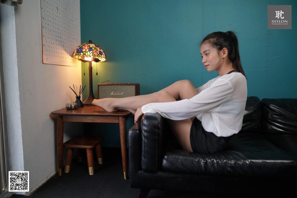 [IESS异思趣向] 普惠集 179-苏菲脱袜 [70P/63MB]插图1