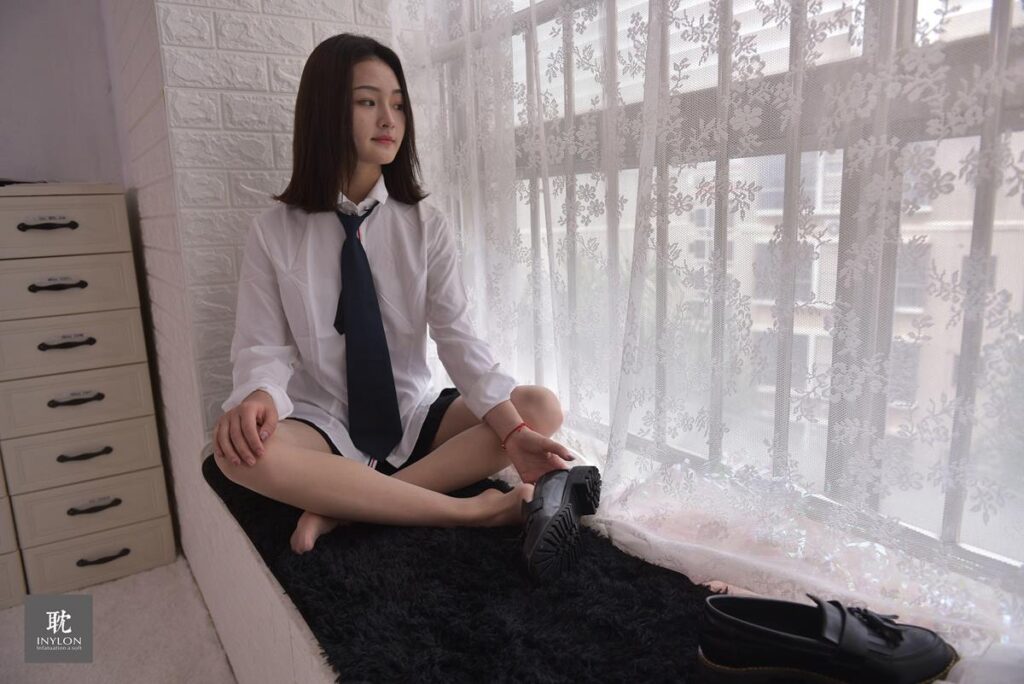 [IESS异思趣向] 普惠集 215 格格 小皮鞋2 [60P/79MB]插图1