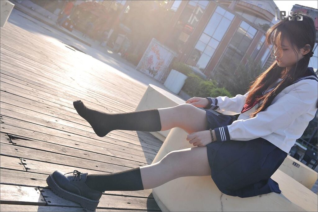 [IESS异思趣向] 2016.12.12 丝足便当041：《制服系列之JK节选版》琪琪 [99P/106MB]插图1