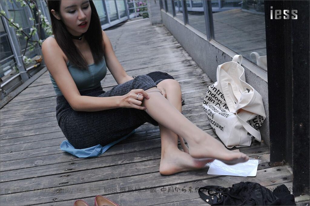 [IESS异思趣向] 2017.01.03 丝足便当050：《平底鞋·控！》 [99P/126MB]插图3