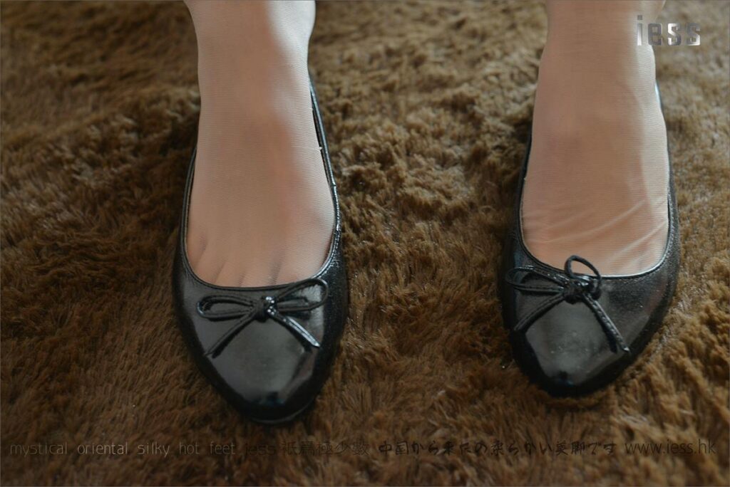 [IESS异思趣向] 2017.01.14 丝足便当056：《女神演绎ES6和平底鞋》潇潇 [99P/118MB]插图2