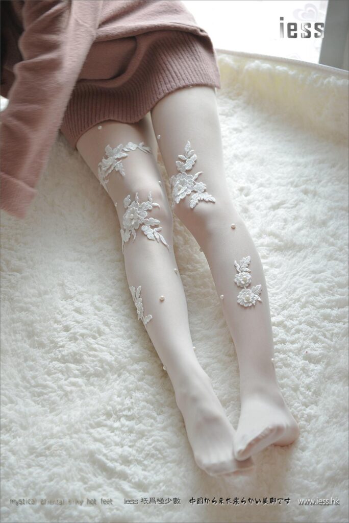 [IESS异思趣向] 2017.03.10 丝足便当083：《雪莲花》佳佳 [99P/93MB]插图2