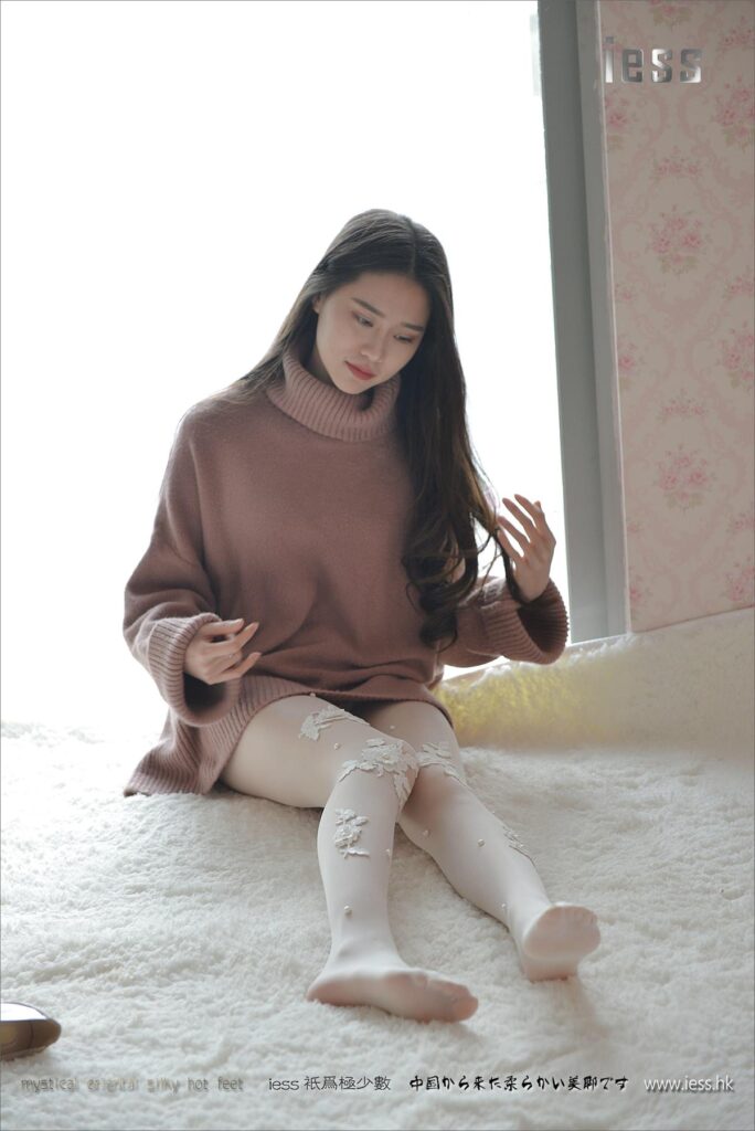 [IESS异思趣向] 2017.03.10 丝足便当083：《雪莲花》佳佳 [99P/93MB]插图1