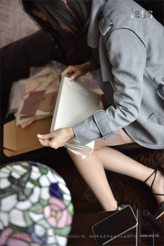 [IESS异思趣向] 2017.03.14 丝足便当085：《公子与她的丝袜实验室》公子 [99P/153MB]插图1