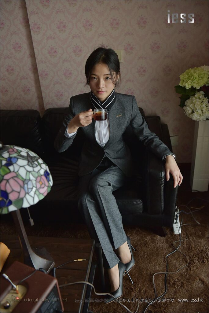 [IESS异思趣向] 2017.03.17 丝足便当087：《空姐养成计划系列-1》小六 [99P/149MB]插图2