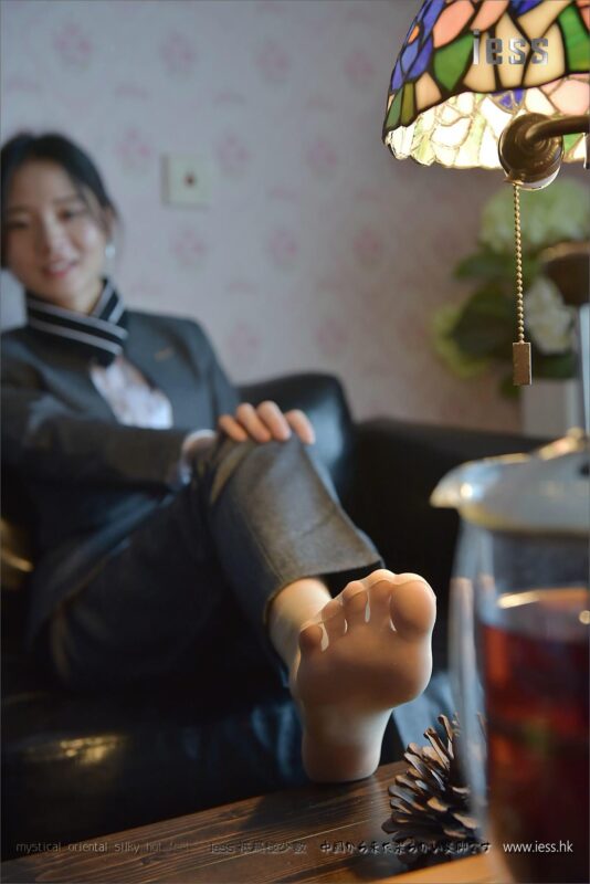 [IESS异思趣向] 2017.03.17 丝足便当087：《空姐养成计划系列-1》小六 [99P/149MB]-无料摄影圈